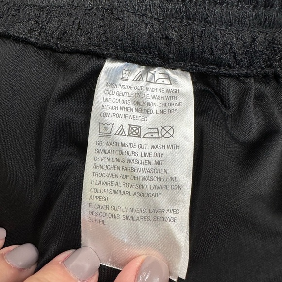 Isaac Mizrahi Live! Black Lace Wide-Leg Pants Size 16 - Picture 8 of 9